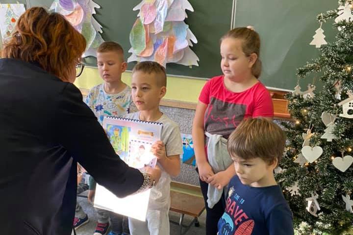 Mamy już kalendarze z pracami z konkursu „Gdy dorosnę będę…”